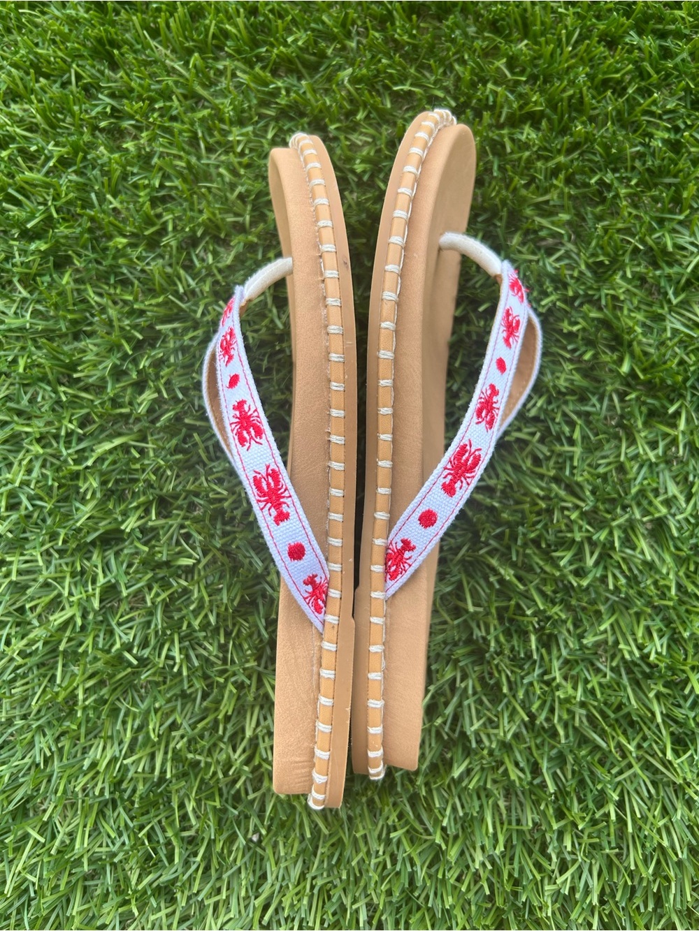 Nicole Miller New York Women's Red-Embroidered White Strap Flip Flops size 7 - Picture 4 of 6